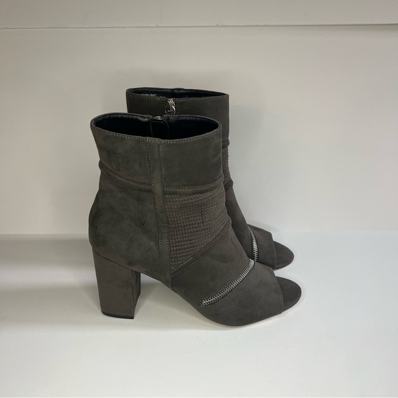 Daya by Zendaya Klare Gray Peep Toe Heeled Bootie - Picture 2 of 9